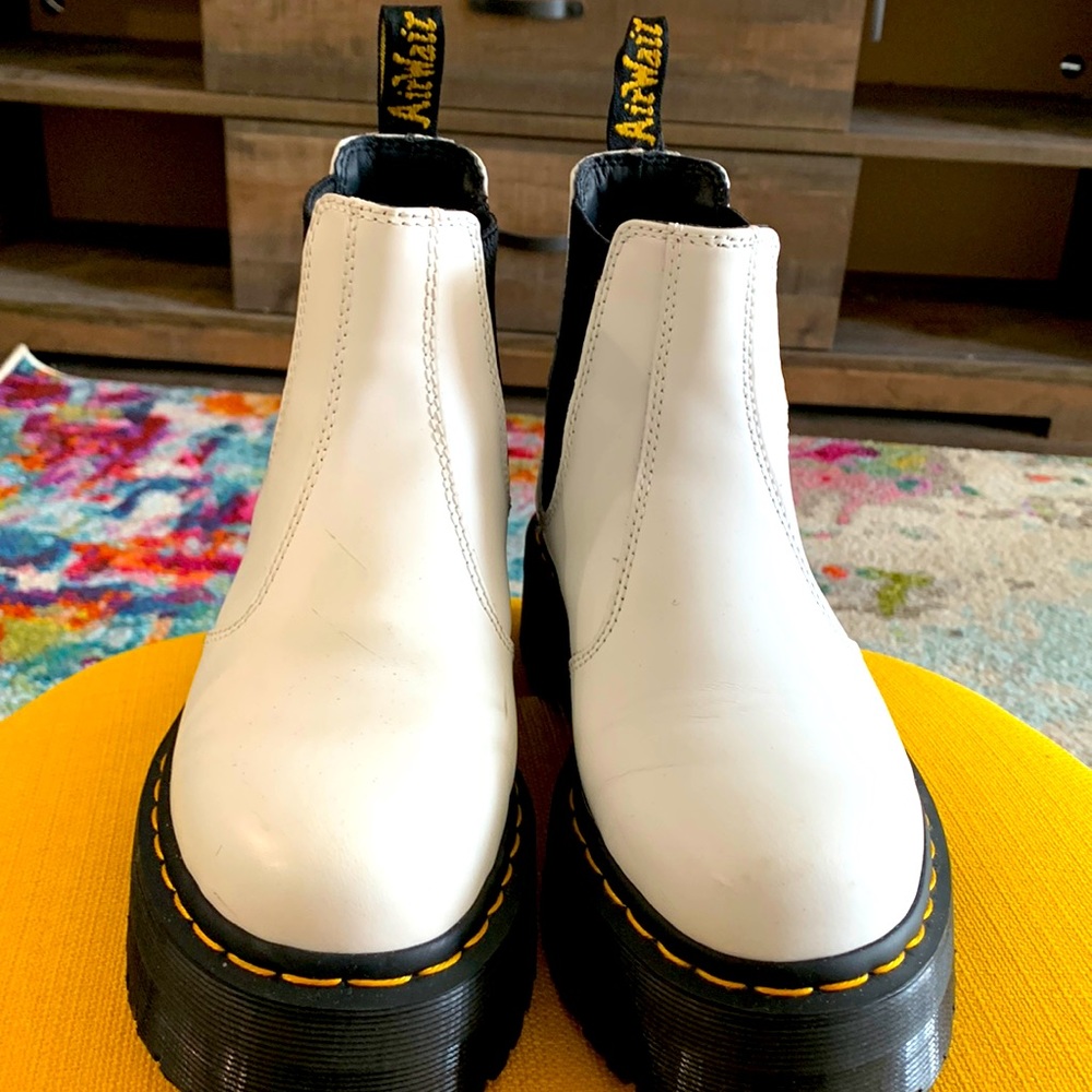 Dr Martin Chelsea Boots